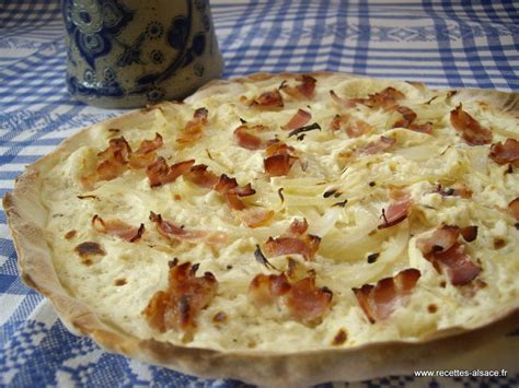  Tarte Flambée: Güney Alsace'nin İncecik Hamur Üzerinde Yanıp Kavrulan Lezzet Bombası!