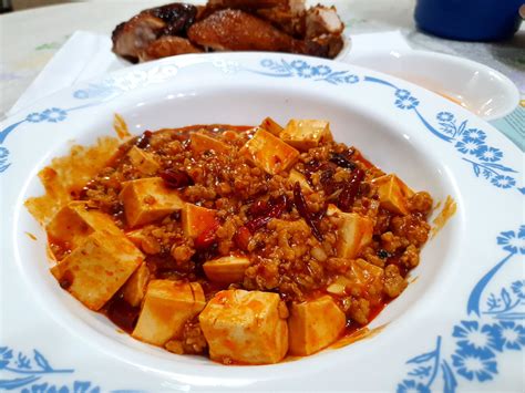  Mapo Tofu,  Sichuan Mutfağının Ateşli Bir Lezzeti ve Uyuyan Acıların Gizemini Keşfedin!