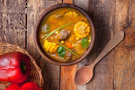  Sancocho de Gallina: Lezzetli Bir Et ve Sebze Şöleni